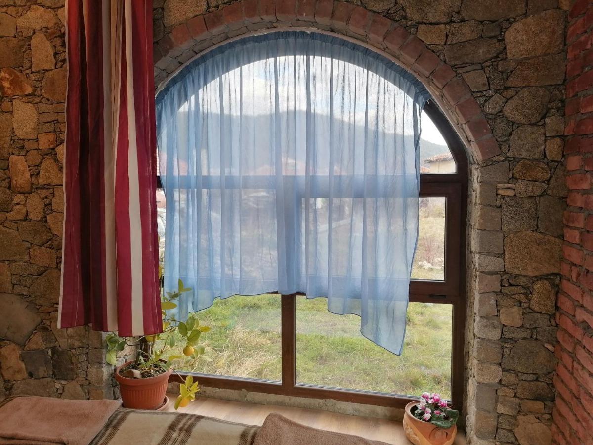 Лилянината Къща Villa Kalofer Ngoại thất bức ảnh